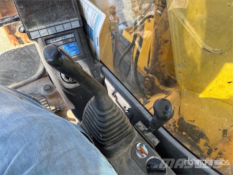 Komatsu PC138USLC-10 Tracked Excavator Kāpurķēžu ekskavatori