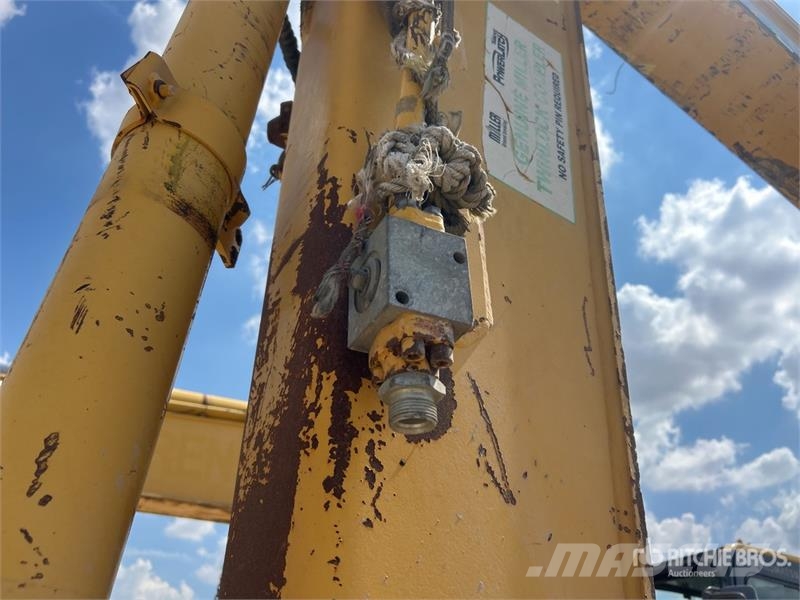 Komatsu PC138USLC-10 Tracked Excavator 大型油圧ショベル12t以上(パワーショベル・ユンボ)