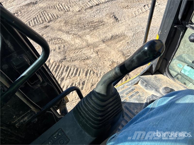 Komatsu PC138USLC-10 Tracked Excavator Kāpurķēžu ekskavatori