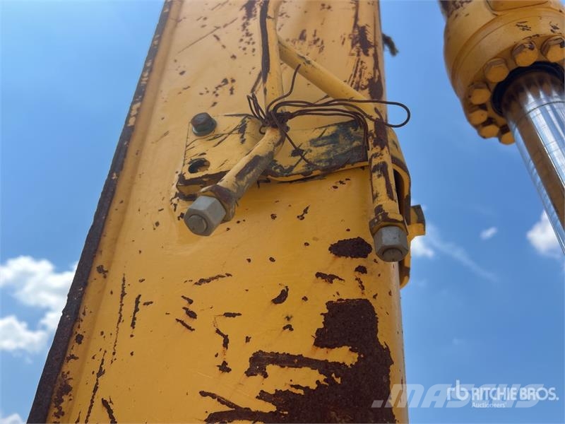 Komatsu PC138USLC-10 Tracked Excavator 大型油圧ショベル12t以上(パワーショベル・ユンボ)