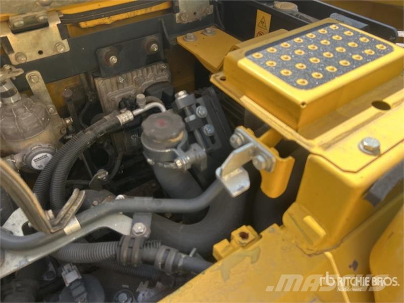 Komatsu PC138USLC-10 Tracked Excavator 大型油圧ショベル12t以上(パワーショベル・ユンボ)