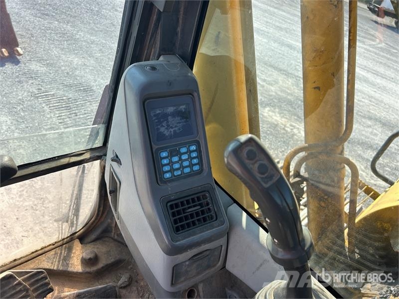 Komatsu PC200LC-7L Tracked Excavator Bagri goseničarji