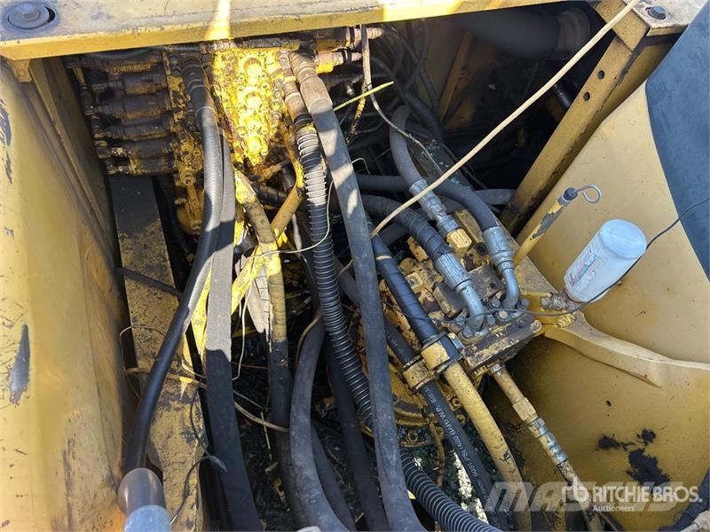 Komatsu PC200LC-7L Tracked Excavator Bagri goseničarji