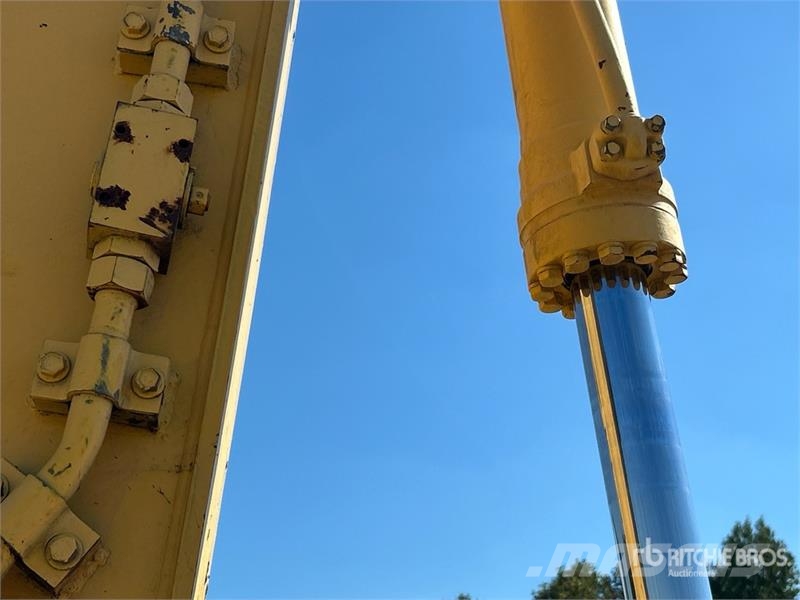 Komatsu PC200LC-8 Lánctalpas kotrók