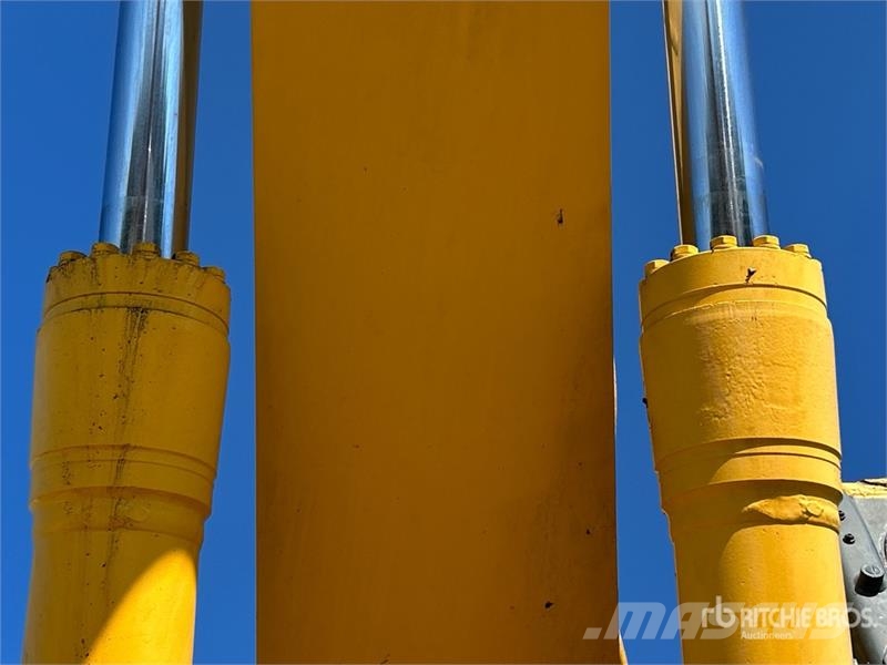 Komatsu PC200LC-8 Lánctalpas kotrók