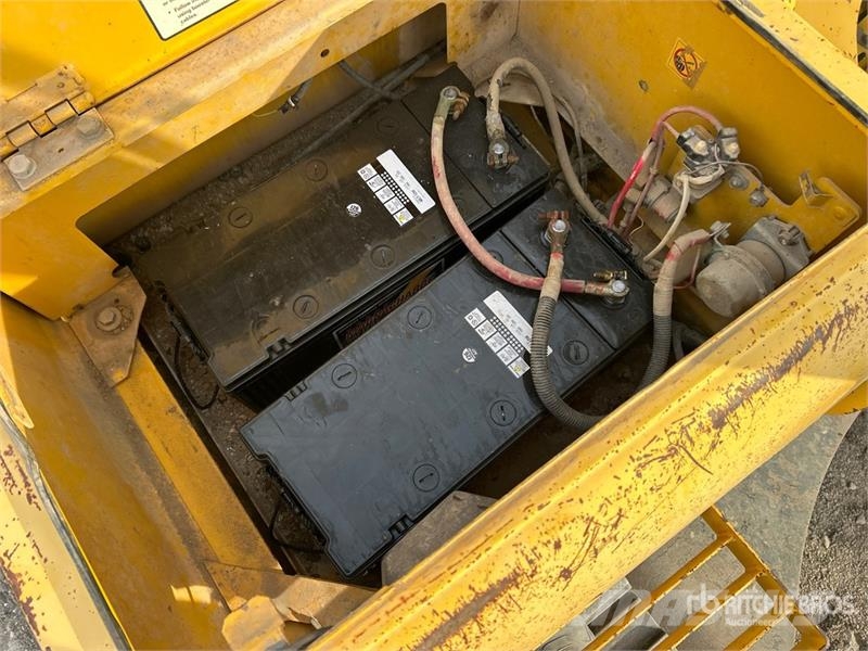 Komatsu PC200LC-8 Tracked Excavator Crawler excavators