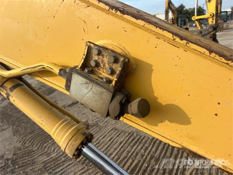 Komatsu PC200LC-8 Tracked Excavator Crawler excavators
