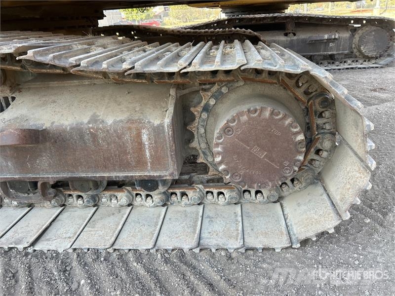 Komatsu PC200LC-8 Tracked Excavator Lánctalpas kotrók