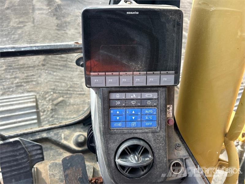 Komatsu PC200LC-8 Tracked Excavator Crawler excavators