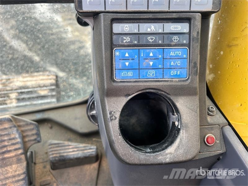 Komatsu PC210LC-10 Tracked Excavator Lánctalpas kotrók