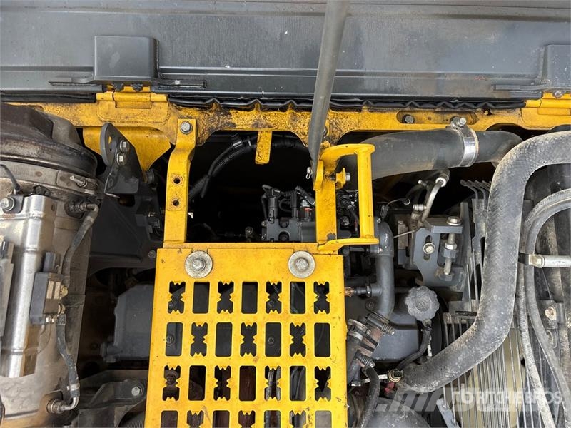 Komatsu PC210LC-10 Tracked Excavator Верижен екскаватор