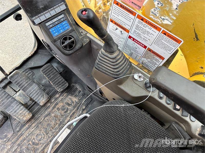 Komatsu PC210LC-10 Tracked Excavator Верижен екскаватор