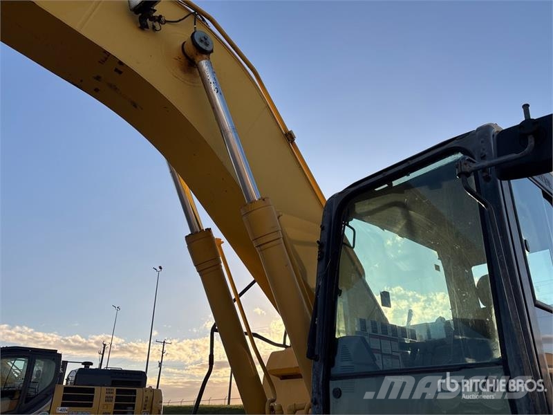 Komatsu PC210LC-10 Tracked Excavator Gravemaskiner på larvebånd