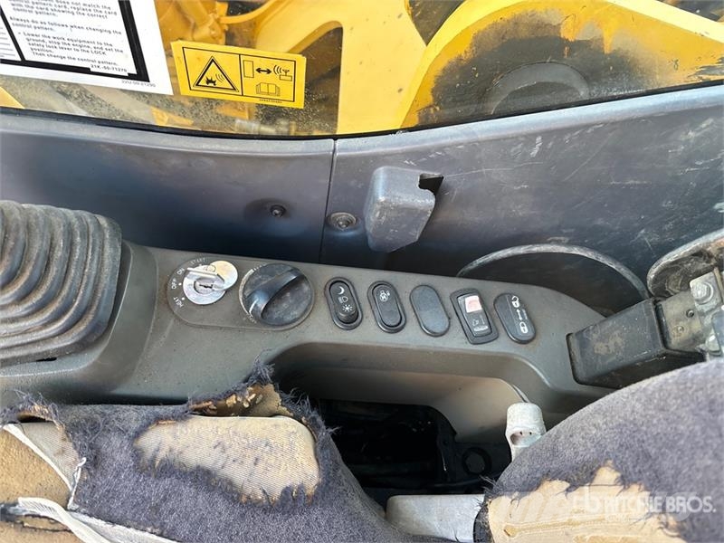 Komatsu PC210LC-10 Tracked Excavator Gravemaskiner på larvebånd
