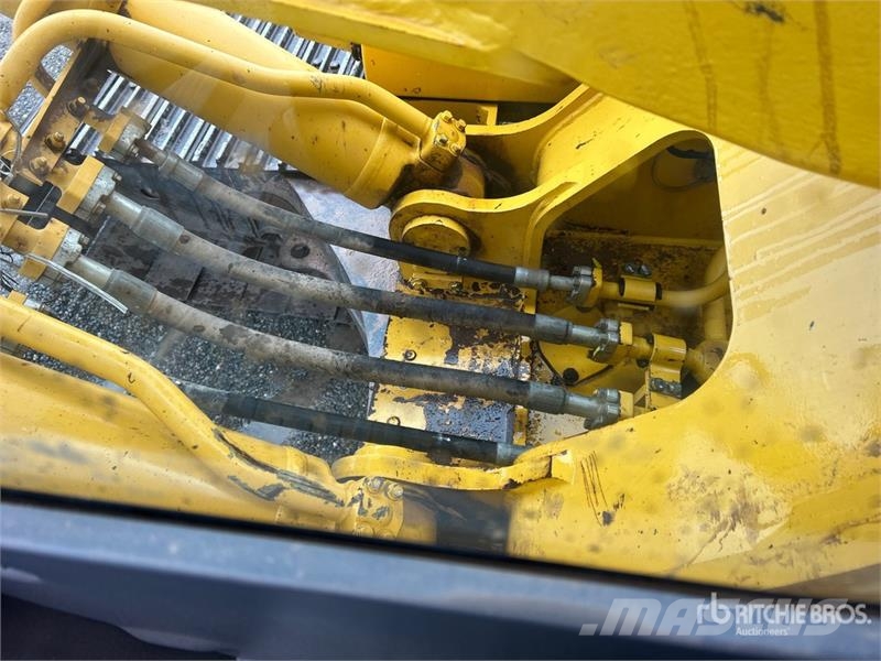 Komatsu PC210LC-10 Tracked Excavator Lánctalpas kotrók