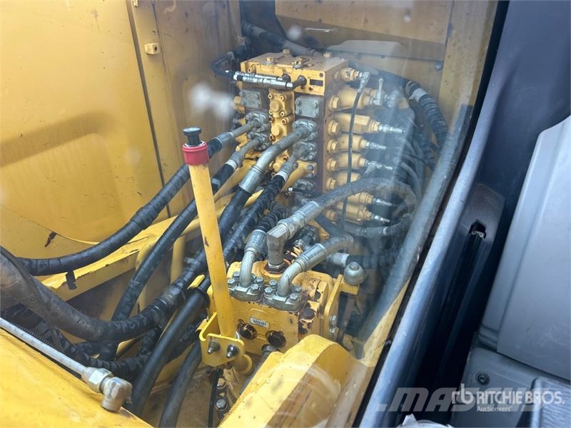 Komatsu PC210LC-10 Tracked Excavator Lánctalpas kotrók