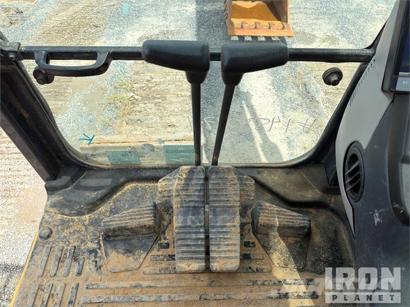 Komatsu PC210LC-11 Kāpurķēžu ekskavatori