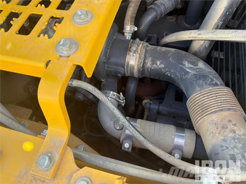 Komatsu PC210LC-11 Kāpurķēžu ekskavatori