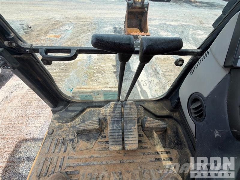 Komatsu PC210LC-11 Kāpurķēžu ekskavatori