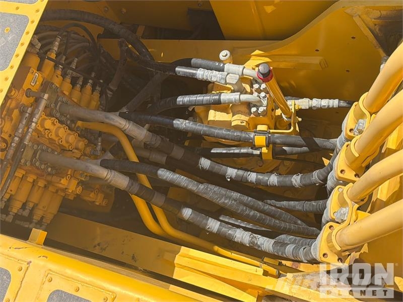 Komatsu PC210LC-11 Kāpurķēžu ekskavatori