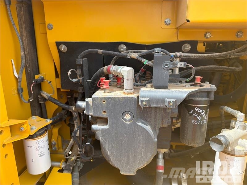 Komatsu PC210LC-11 Kāpurķēžu ekskavatori