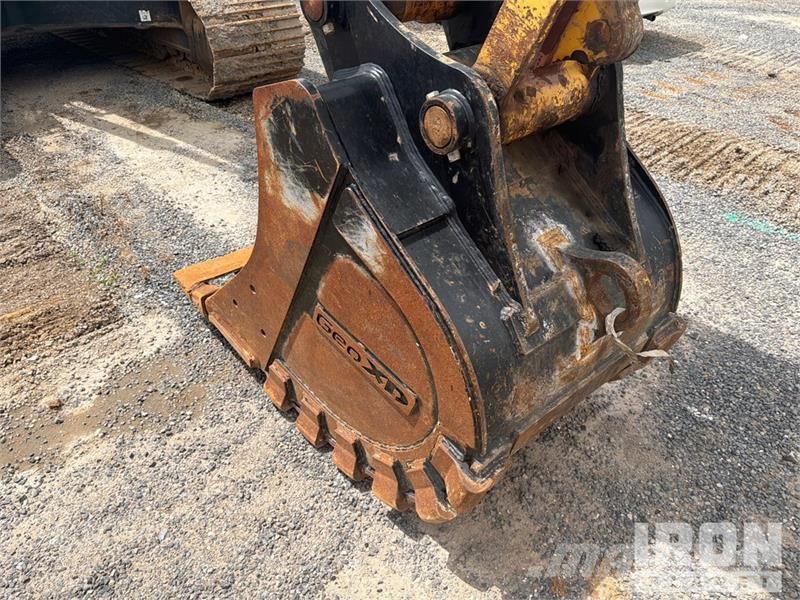 Komatsu PC210LC-11 Kāpurķēžu ekskavatori