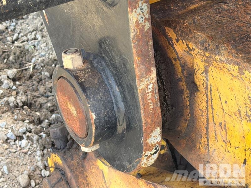 Komatsu PC210LC-11 Kāpurķēžu ekskavatori