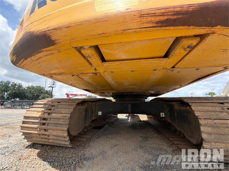 Komatsu PC210LC-11 Kāpurķēžu ekskavatori