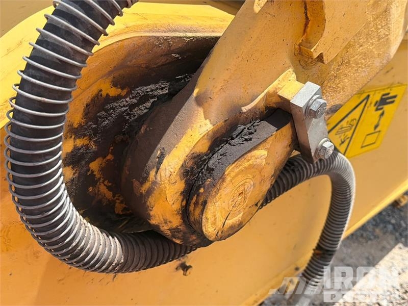 Komatsu PC210LC-11 Kāpurķēžu ekskavatori