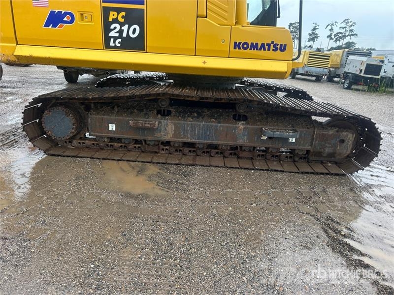 Komatsu PC210LC-11 Tracked Excavator Bagri goseničarji