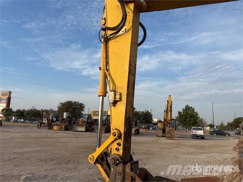 Komatsu PC210LC-11 Tracked Excavator Crawler excavators