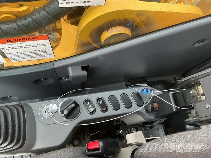 Komatsu PC210LC-11 Tracked Excavator Bagri goseničarji
