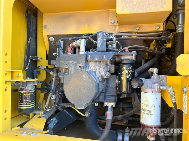 Komatsu PC210LC-11 Tracked Excavator Bagri goseničarji