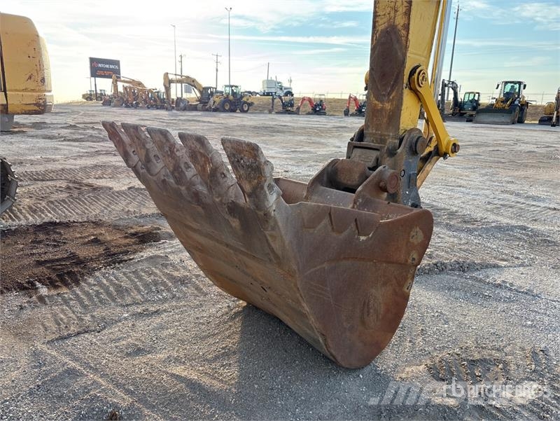 Komatsu PC210LC-11 Tracked Excavator Crawler excavators