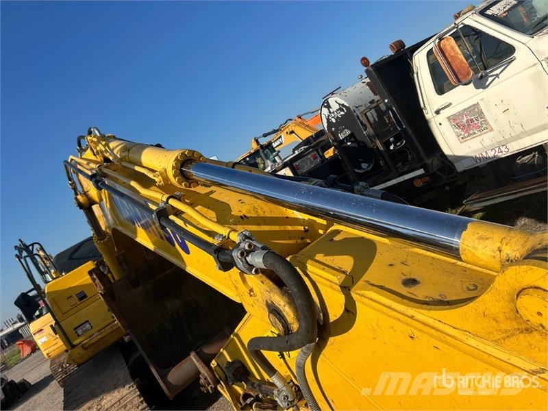 Komatsu PC210LC-11 Tracked Excavator Bagri goseničarji
