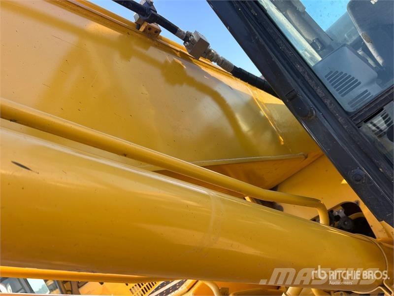 Komatsu PC210LC-11 Tracked Excavator Bagri goseničarji