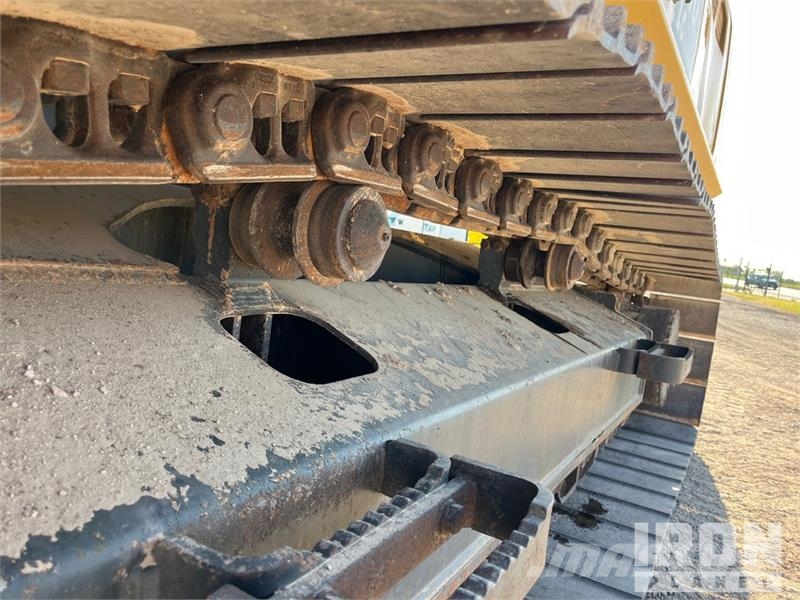 Komatsu PC210LC-11 Tracked Excavator Kāpurķēžu ekskavatori