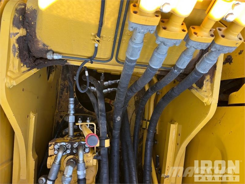 Komatsu PC210LC-11 Tracked Excavator Kāpurķēžu ekskavatori