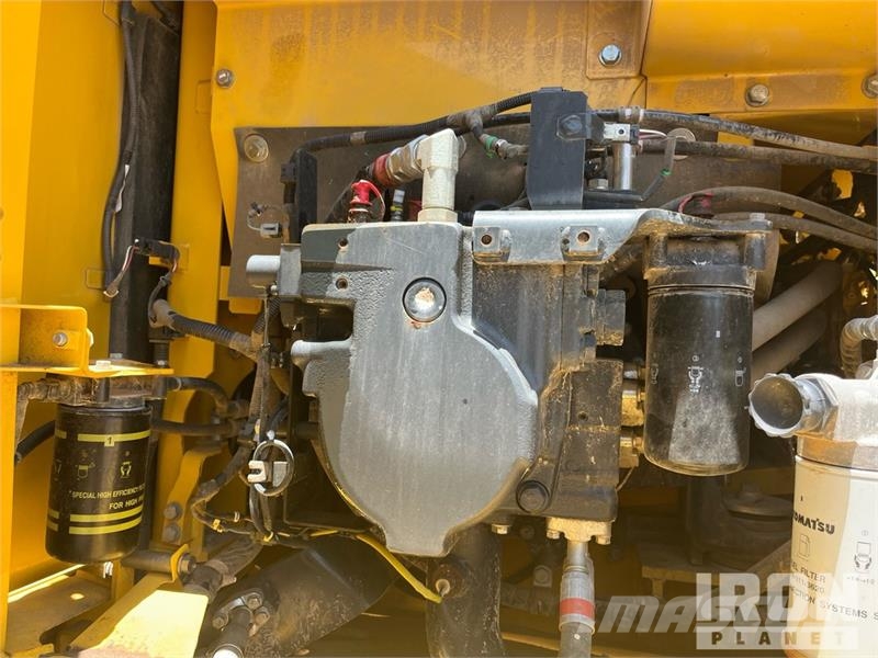 Komatsu PC210LC-11 Tracked Excavator Kāpurķēžu ekskavatori