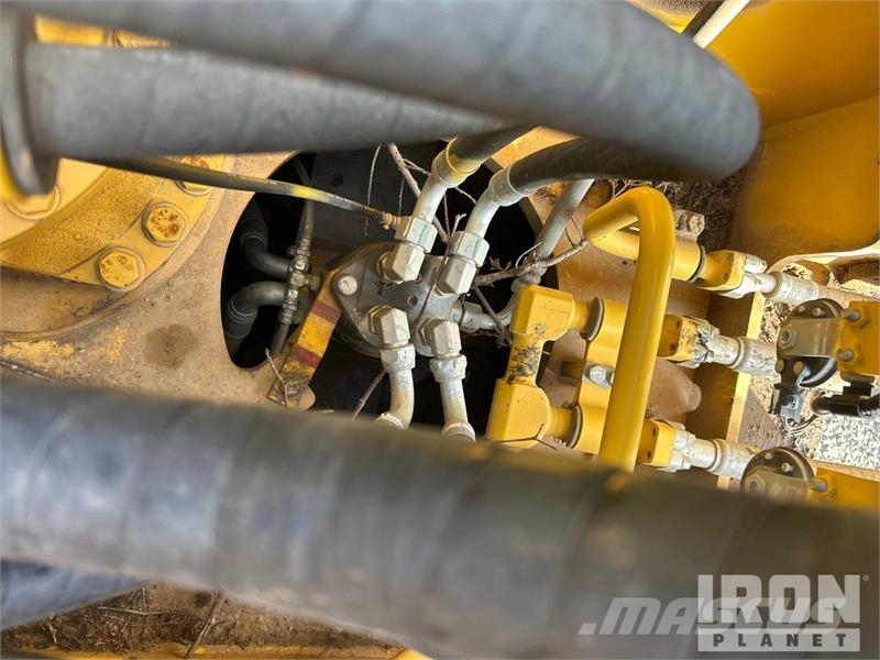 Komatsu PC210LC-11 Tracked Excavator Kāpurķēžu ekskavatori