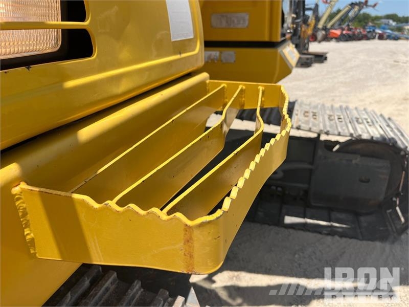 Komatsu PC210LC-11 Tracked Excavator Kāpurķēžu ekskavatori
