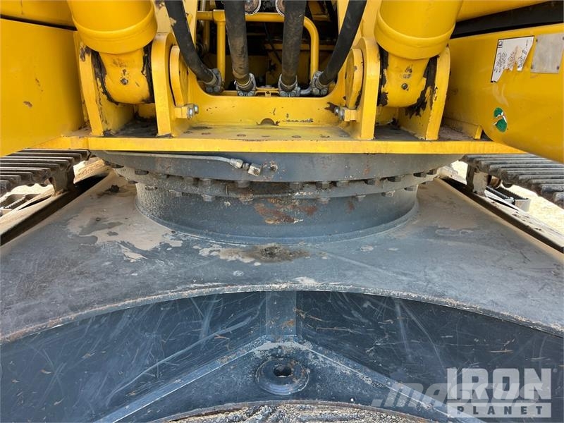 Komatsu PC210LC-11 Tracked Excavator Kāpurķēžu ekskavatori