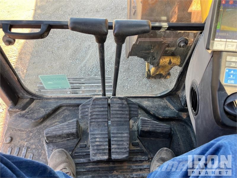 Komatsu PC210LC-11 Tracked Excavator Kāpurķēžu ekskavatori