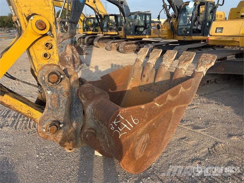Komatsu PC210LC-11 Tracked Excavator Crawler excavators