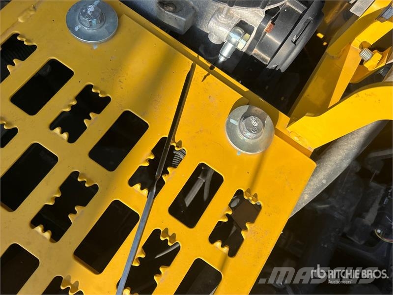 Komatsu PC210LC-11 Tracked Excavator Bagri goseničarji