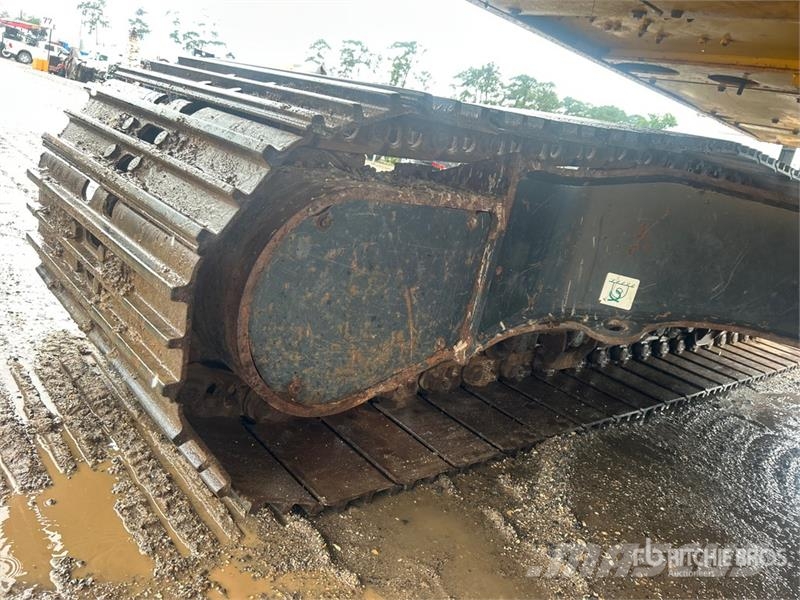 Komatsu PC210LC-11 Tracked Excavator Bagri goseničarji