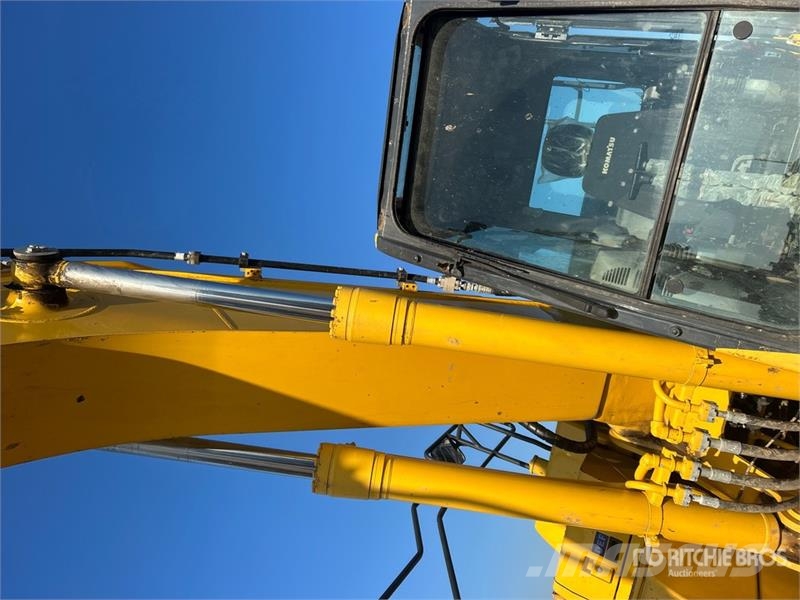 Komatsu PC210LC-11 Tracked Excavator Bagri goseničarji