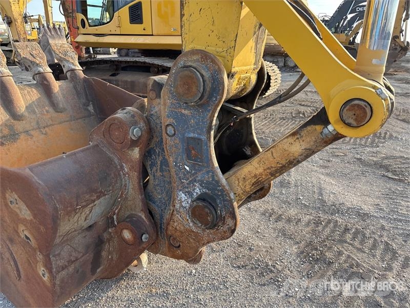 Komatsu PC210LC-11 Tracked Excavator Crawler excavators