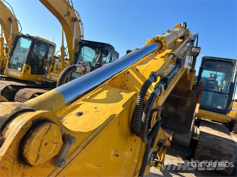 Komatsu PC210LC-11 Tracked Excavator Bagri goseničarji