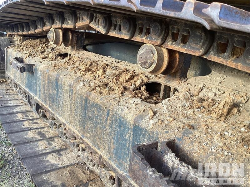 Komatsu PC210LC-11 Tracked Excavator Beltegraver